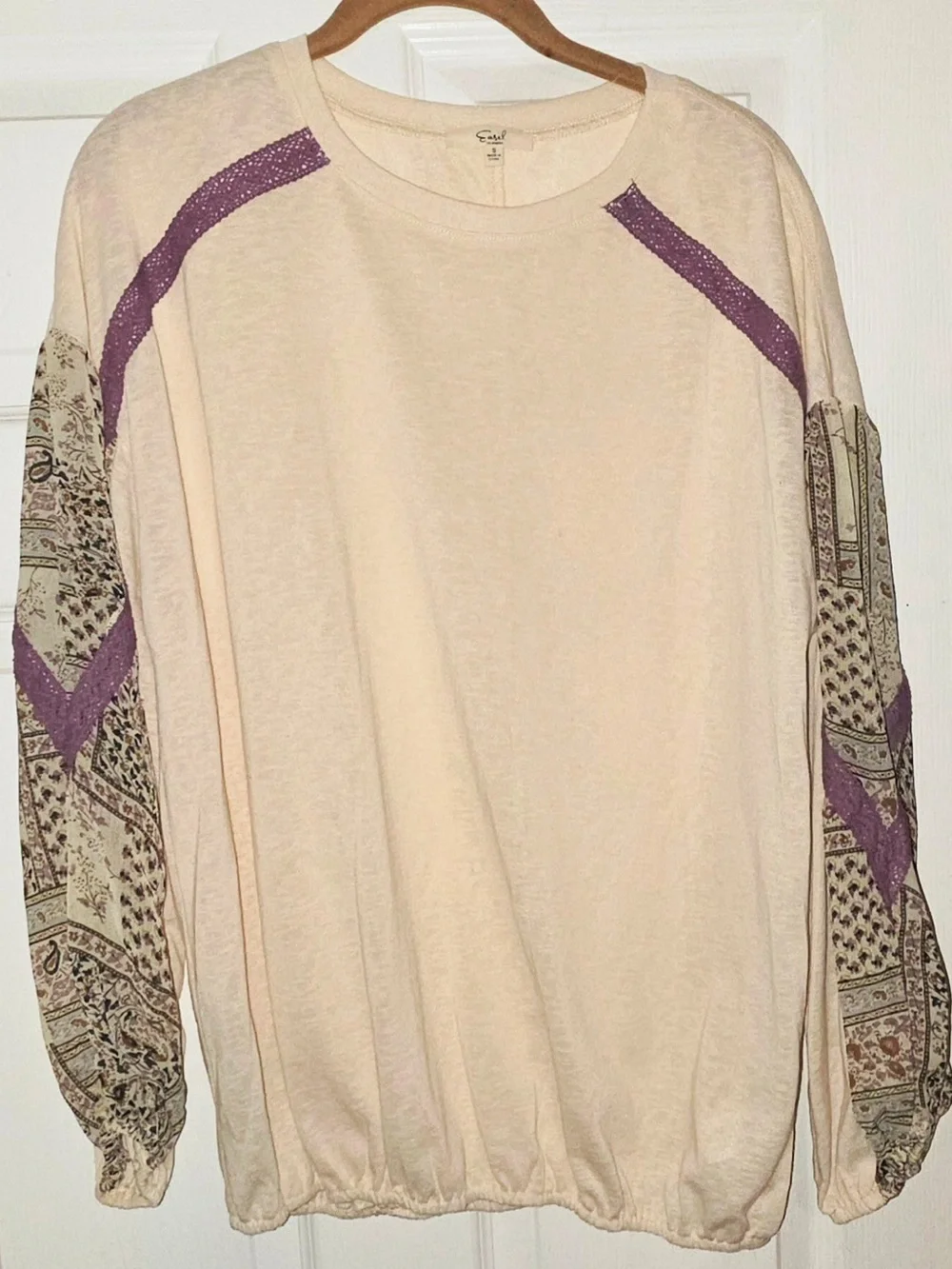 easel Black Script Label oversized Top - Picture 1 of 3